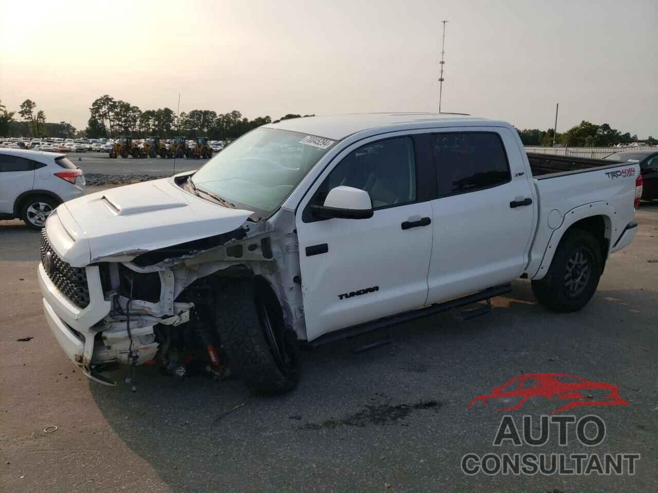 TOYOTA TUNDRA 2018 - 5TFDW5F15JX716527