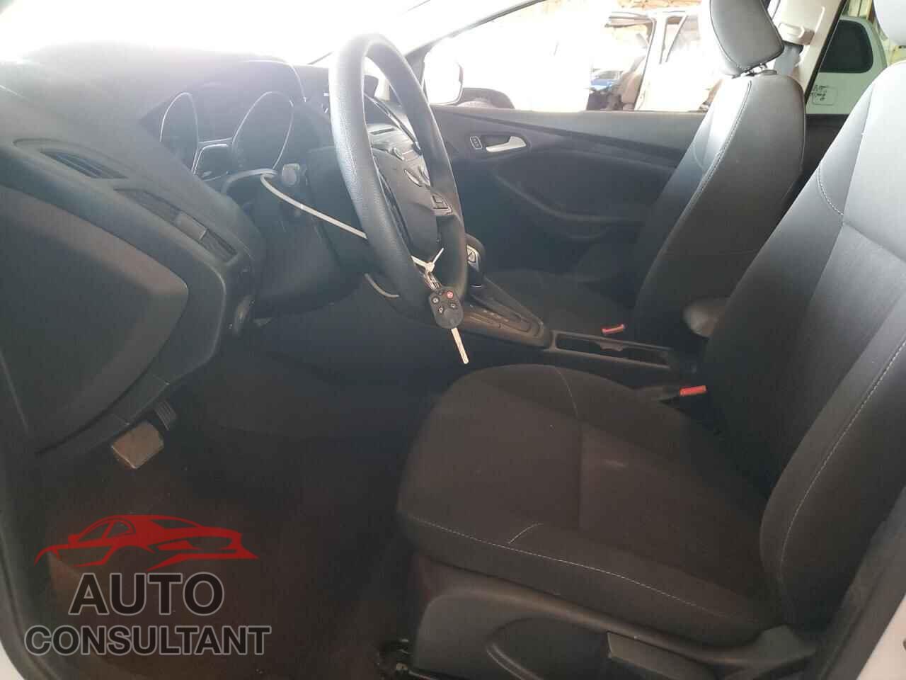 FORD FOCUS 2017 - 1FADP3F28HL296411