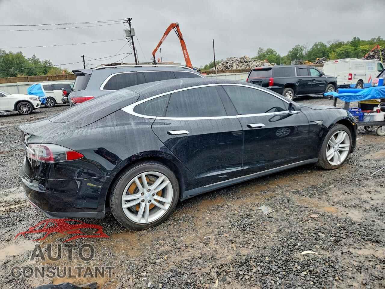TESLA MODEL S 2013 - 5YJSA1AC5DFP10085