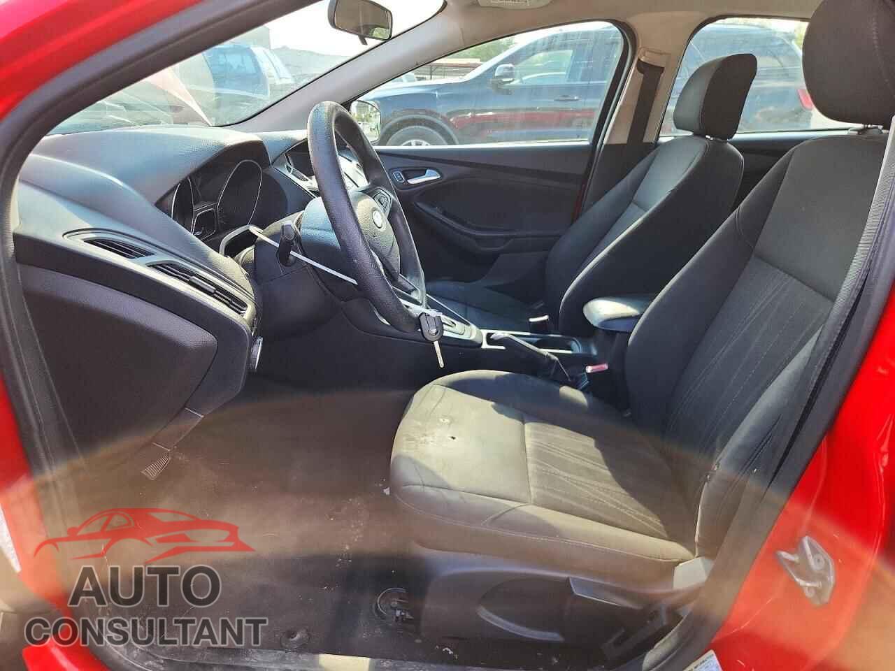 FORD FOCUS 2016 - 1FADP3F23GL201851