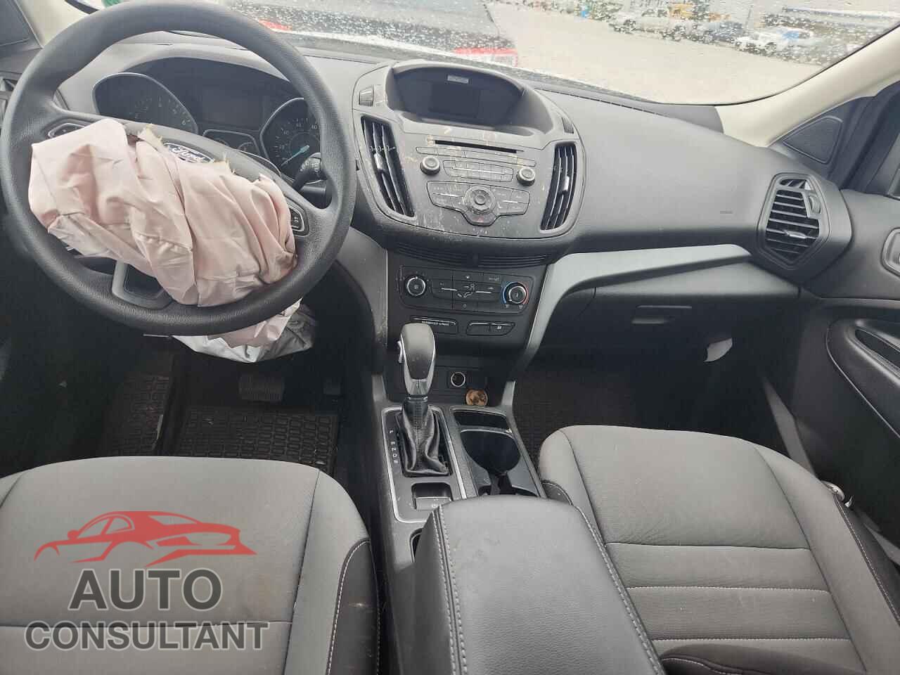 FORD ESCAPE 2017 - 1FMCU0F76HUC37291