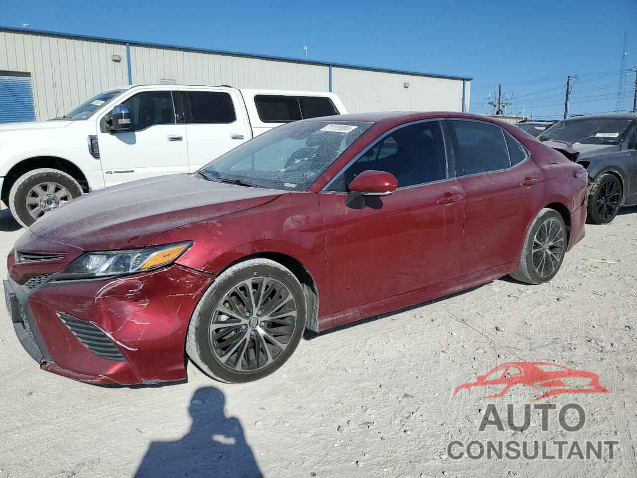 TOYOTA CAMRY 2018 - 4T1B11HK8JU519580