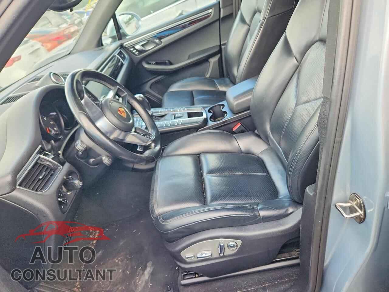 PORSCHE MACAN 2018 - WP1AA2A58JLB04578