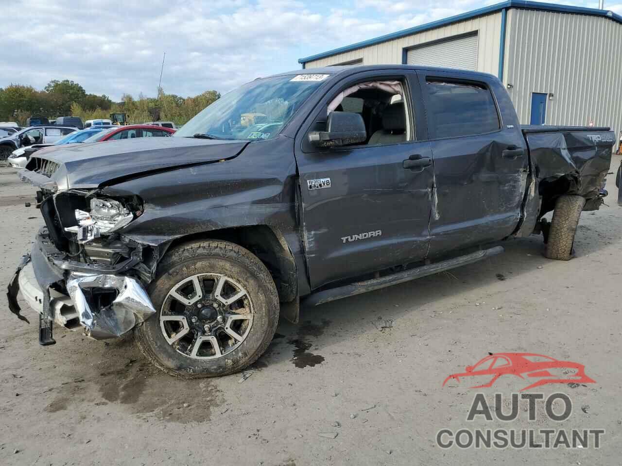 TOYOTA TUNDRA 2018 - 5TFDY5F17JX702431