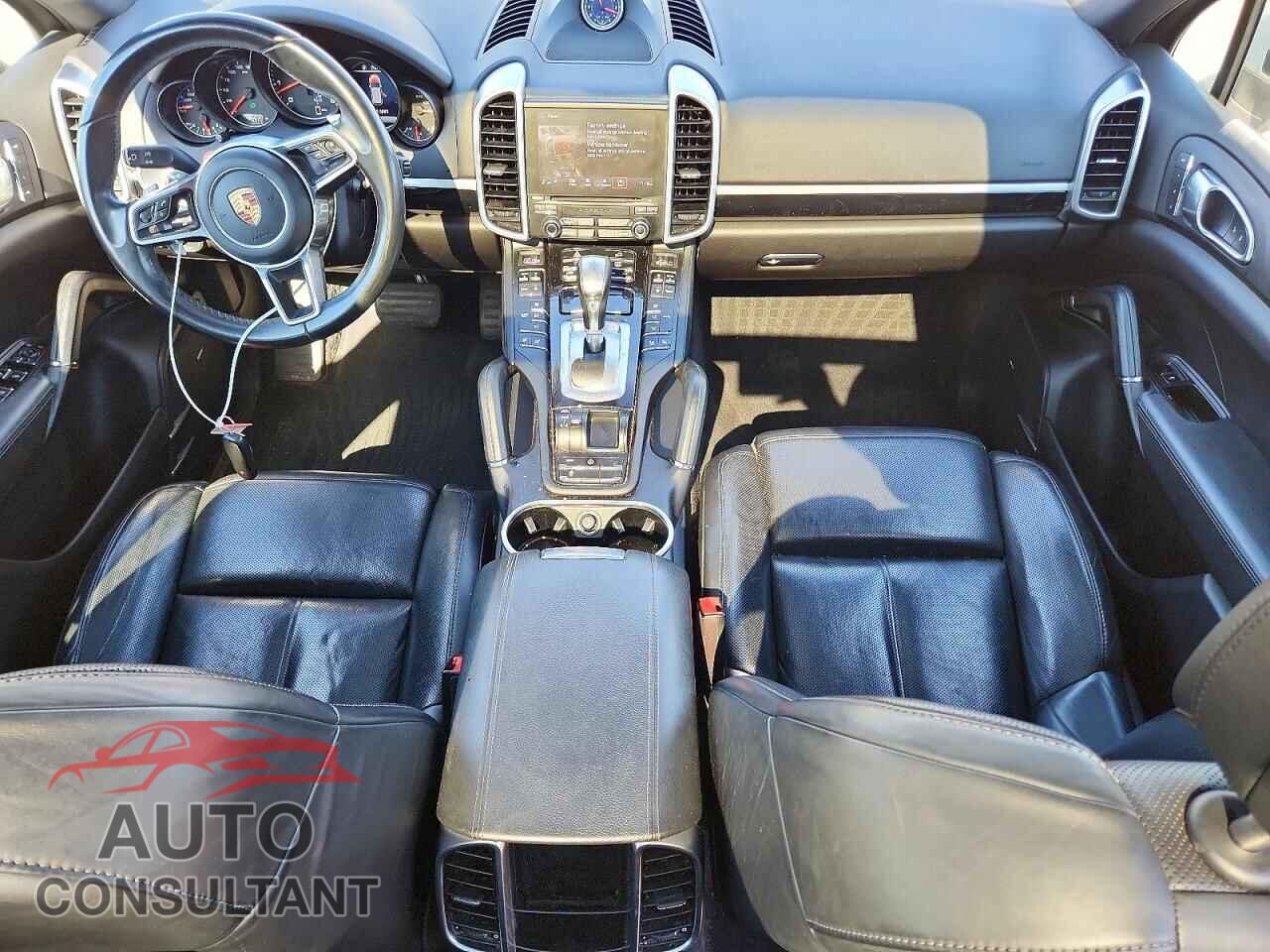 PORSCHE CAYENNE 2018 - WP1AA2A25JKA06295
