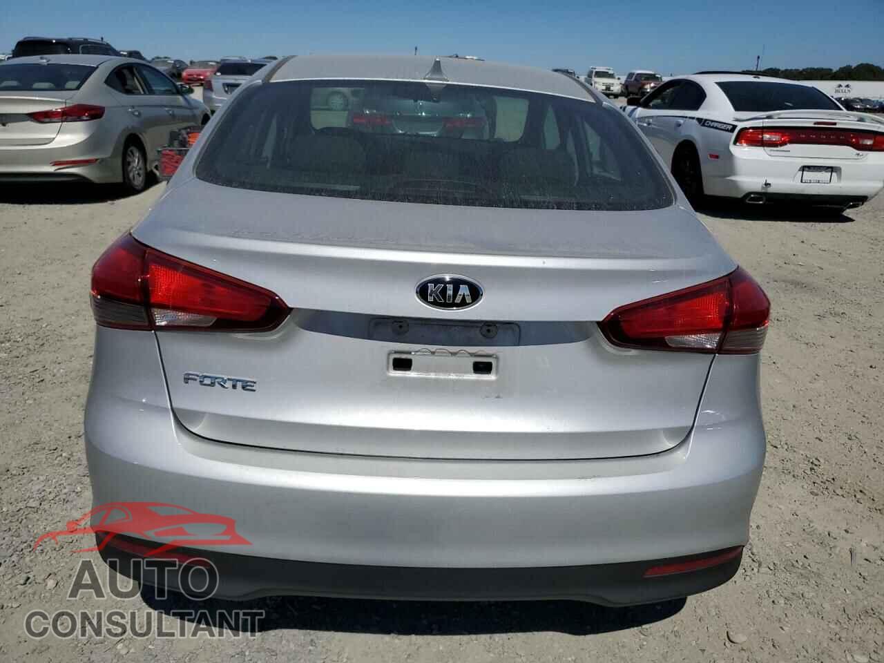KIA FORTE 2017 - 3KPFK4A76HE038729