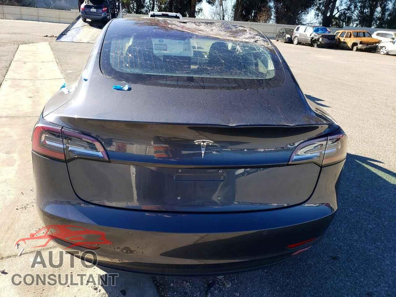 TESLA MODEL 3 2018 - 5YJ3E1EA5JF036677