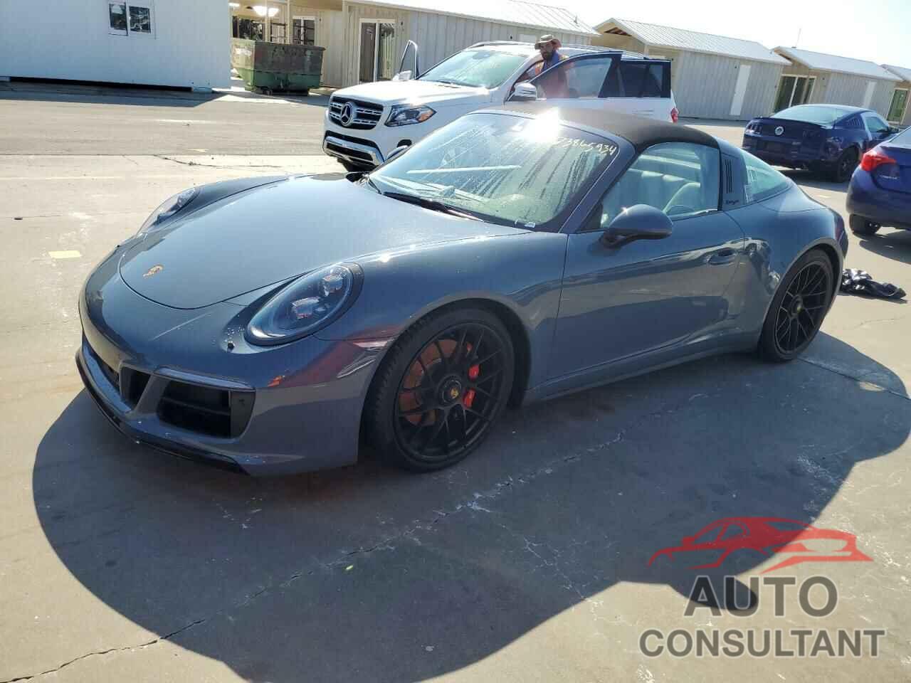 PORSCHE 911 2017 - WP0BB2A93HS136862