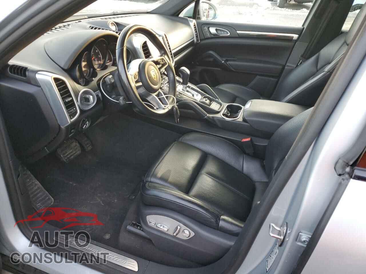 PORSCHE CAYENNE 2018 - WP1AA2A22JKA03791