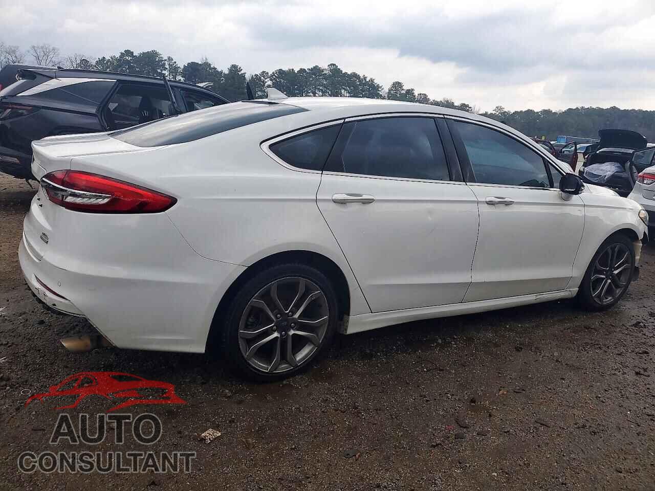 FORD FUSION 2019 - 3FA6P0CD8KR142013