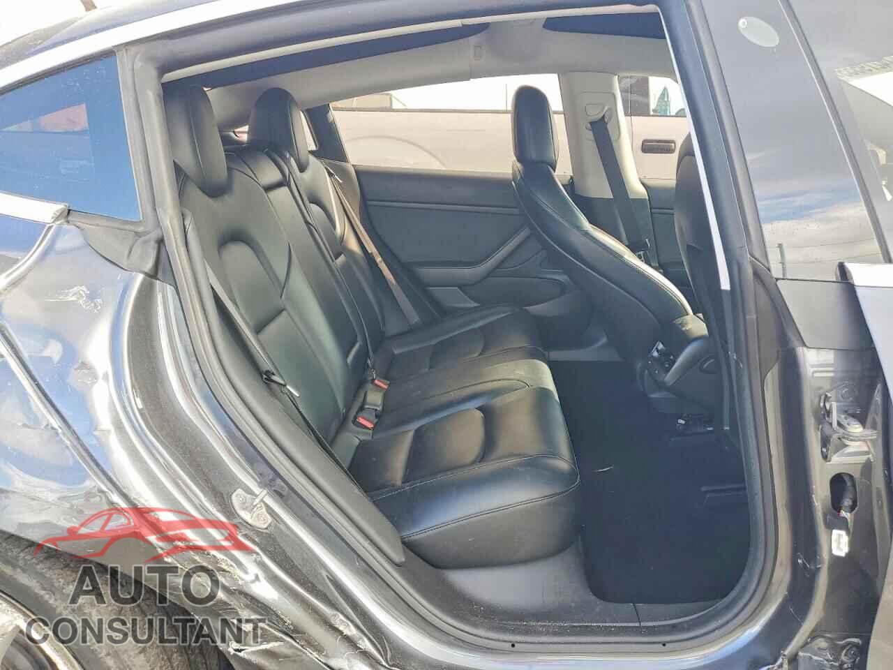 TESLA MODEL 3 2019 - 5YJ3E1EB5KF433798