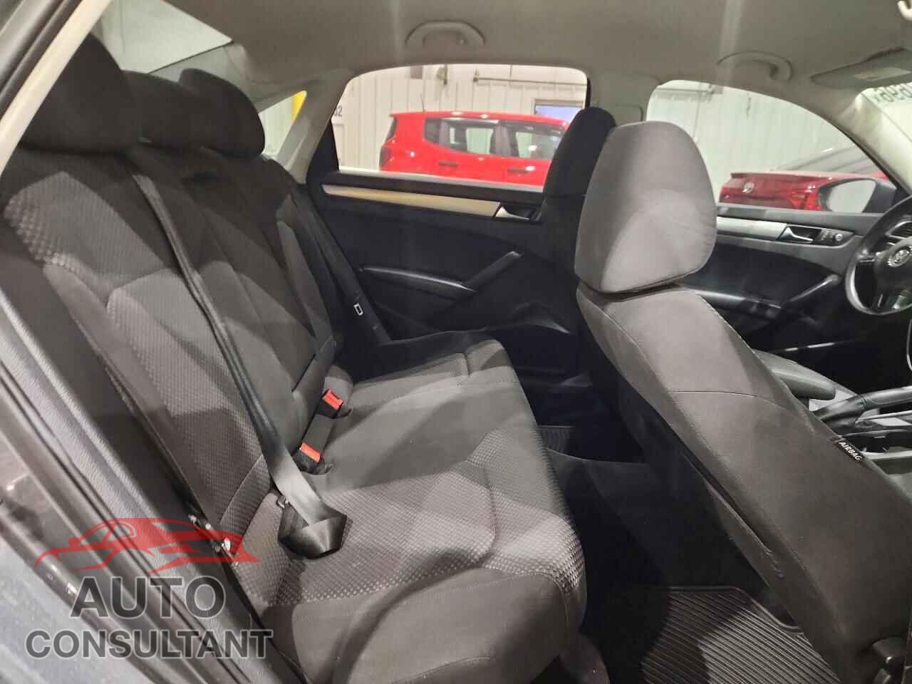 VOLKSWAGEN PASSAT 2012 - 1VWAP7A33CC094604