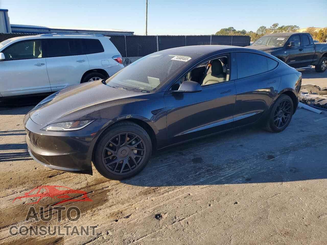 TESLA MODEL 3 2024 - 5YJ3E1EA3RF748519