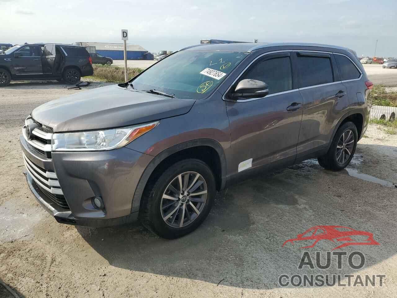 TOYOTA HIGHLANDER 2019 - 5TDKZRFH9KS566111