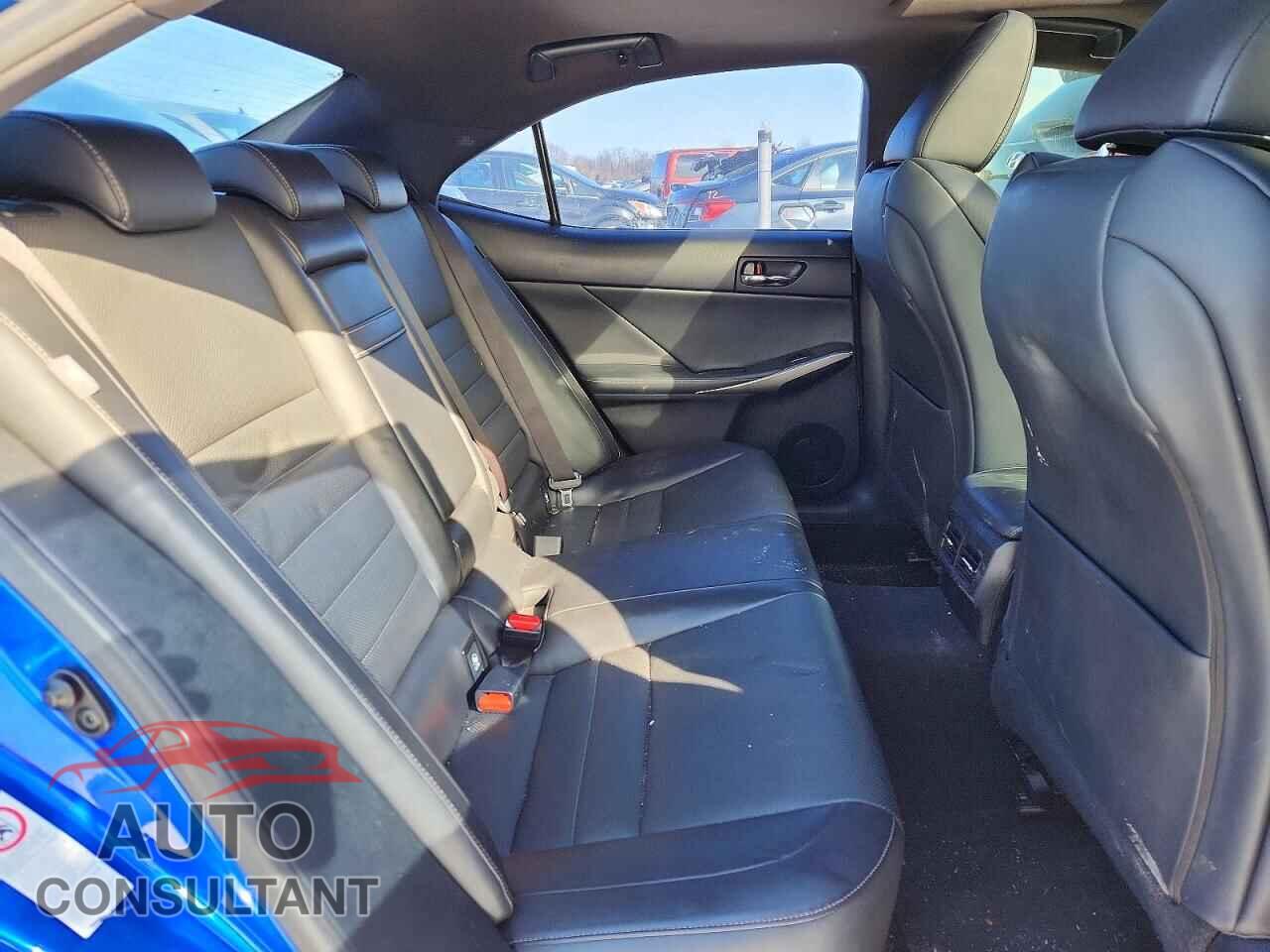 LEXUS IS 2016 - JTHBA1D2XG5031565