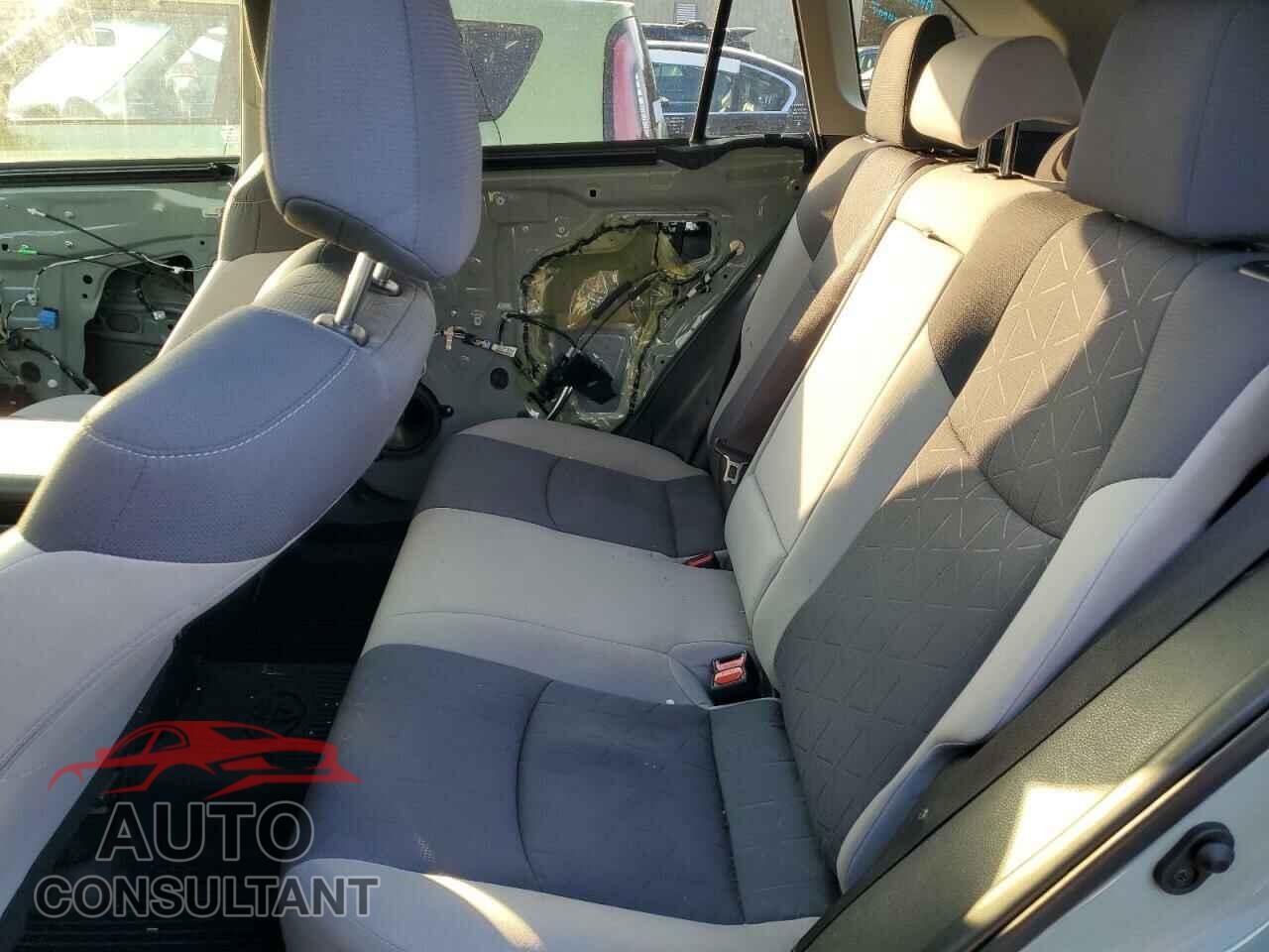 TOYOTA RAV4 2019 - JTMP1RFV6KD040663