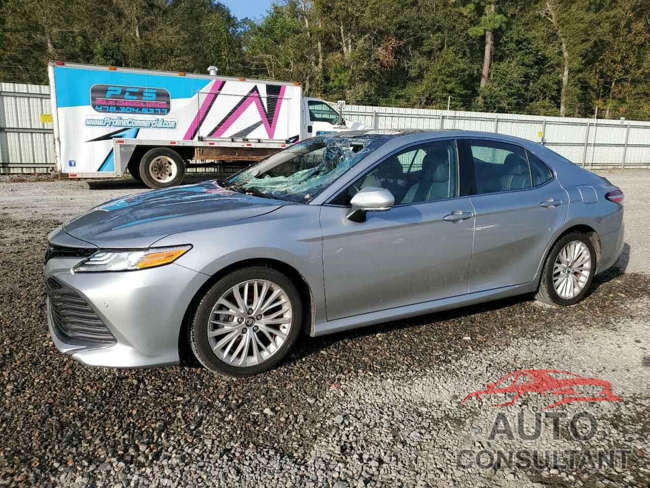 TOYOTA CAMRY 2018 - 4T1B11HK7JU050918