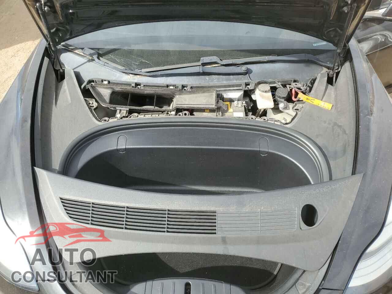 TESLA MODEL 3 2018 - 5YJ3E1EB6JF098209