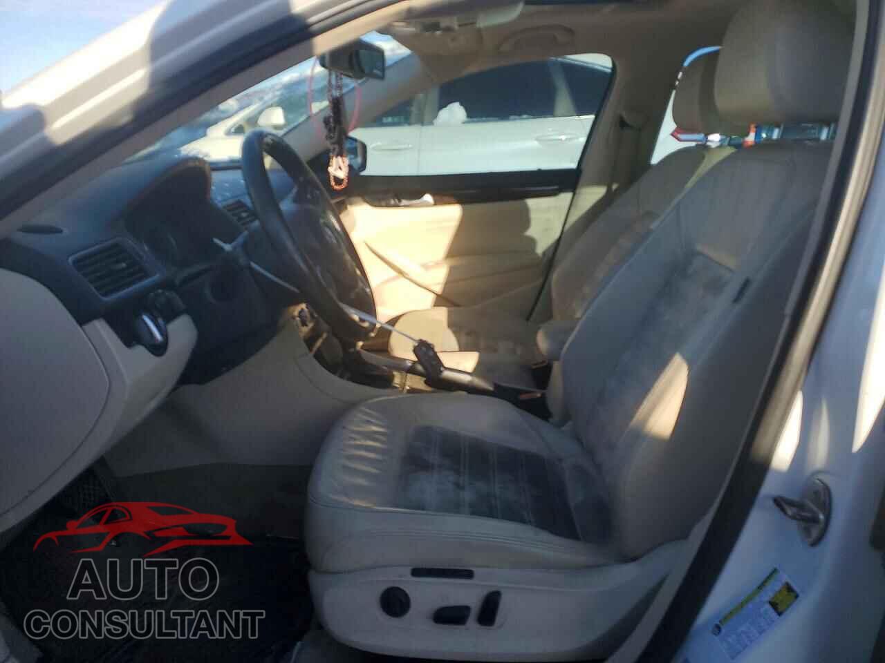 VOLKSWAGEN PASSAT 2014 - 1VWCS7A35EC091908
