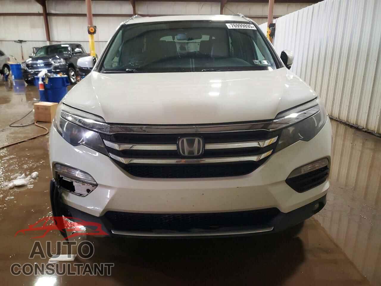 HONDA PILOT 2017 - 5FNYF6H93HB013099