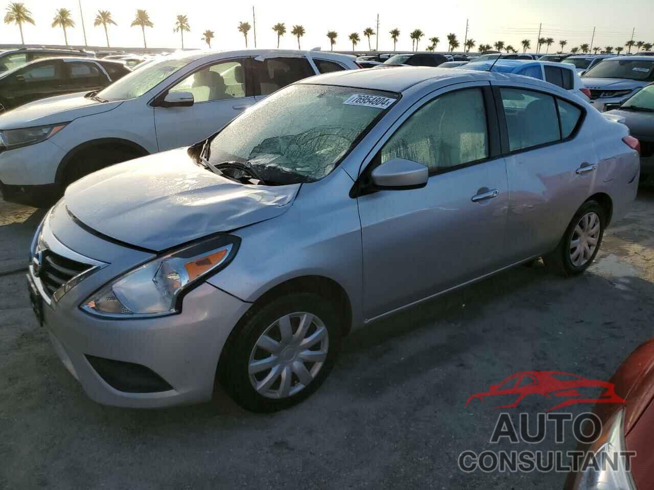 NISSAN VERSA 2018 - 3N1CN7AP1JK437456