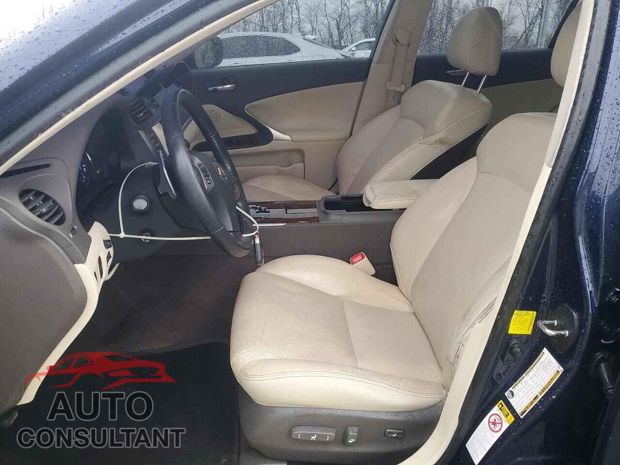 LEXUS IS 2013 - JTHCF5C27D5063738