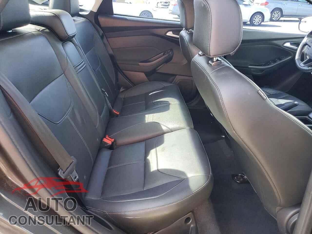FORD FOCUS 2016 - 1FADP3F22GL325707