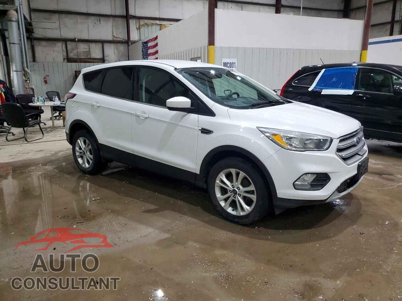 FORD ESCAPE 2017 - 1FMCU0GD3HUB41008