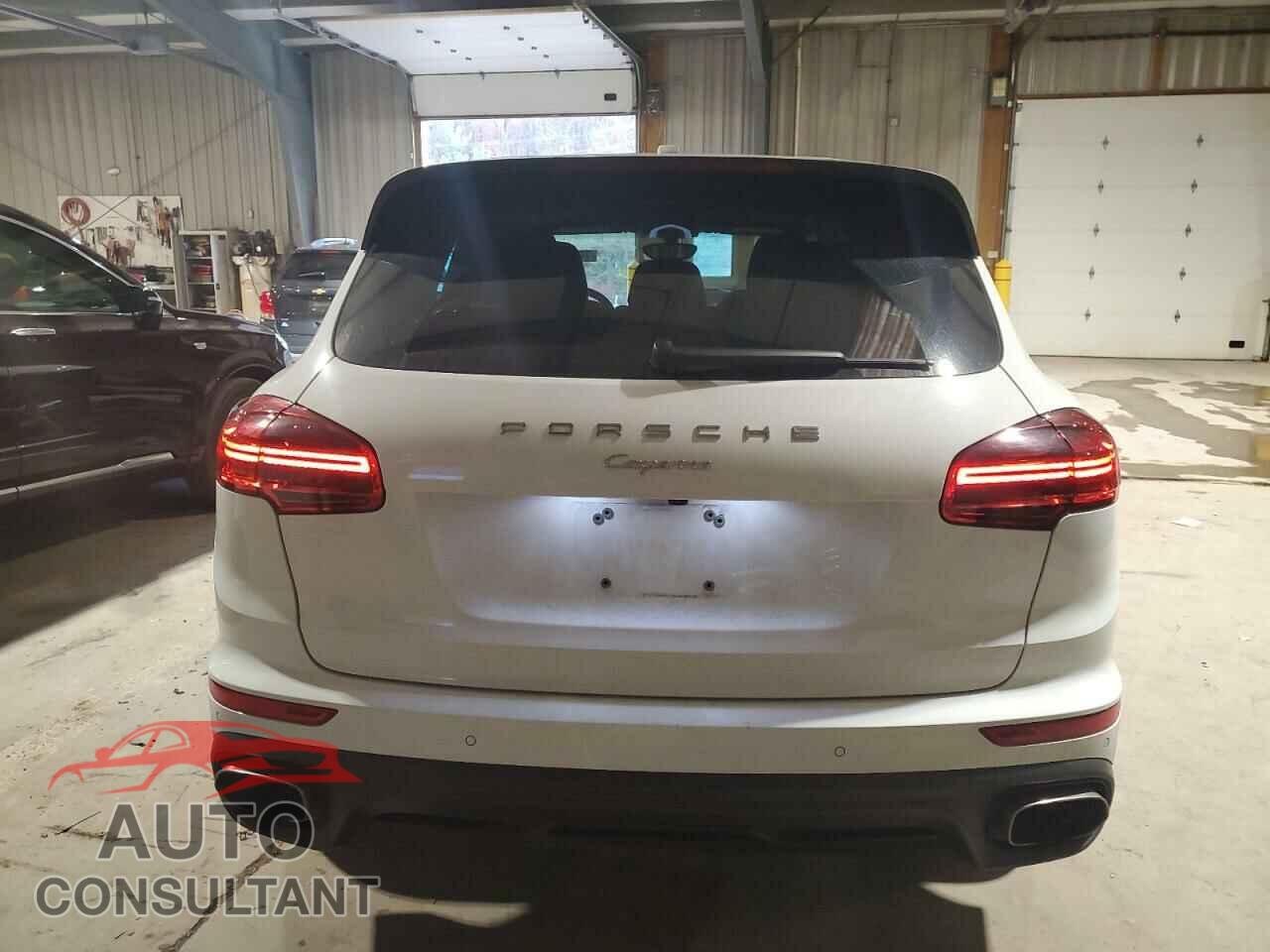 PORSCHE CAYENNE 2016 - WP1AA2A2XGLA10975