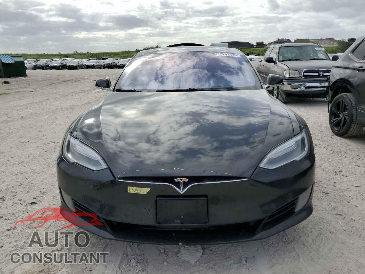 TESLA MODEL S 2017 - 5YJSA1E26HF199235