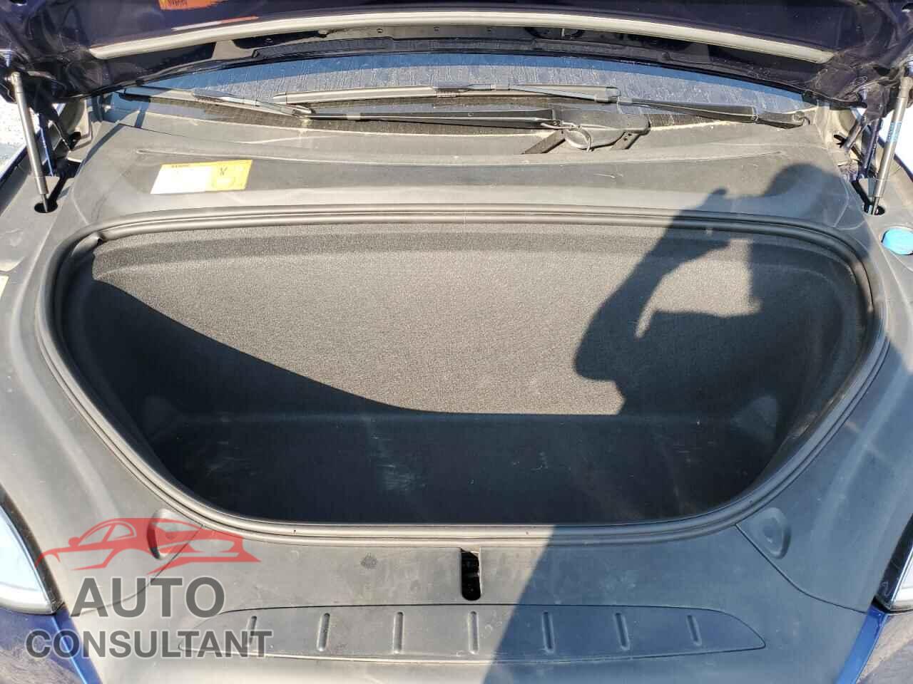 TESLA MODEL X 2016 - 5YJXCBE21GF018787
