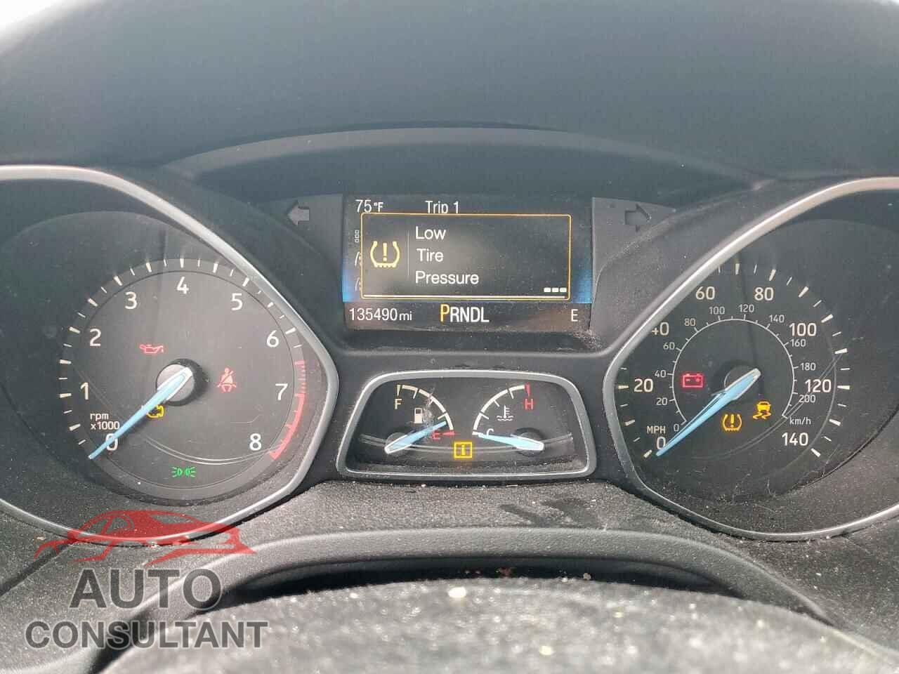 FORD FOCUS 2015 - 1FADP3F29FL218930