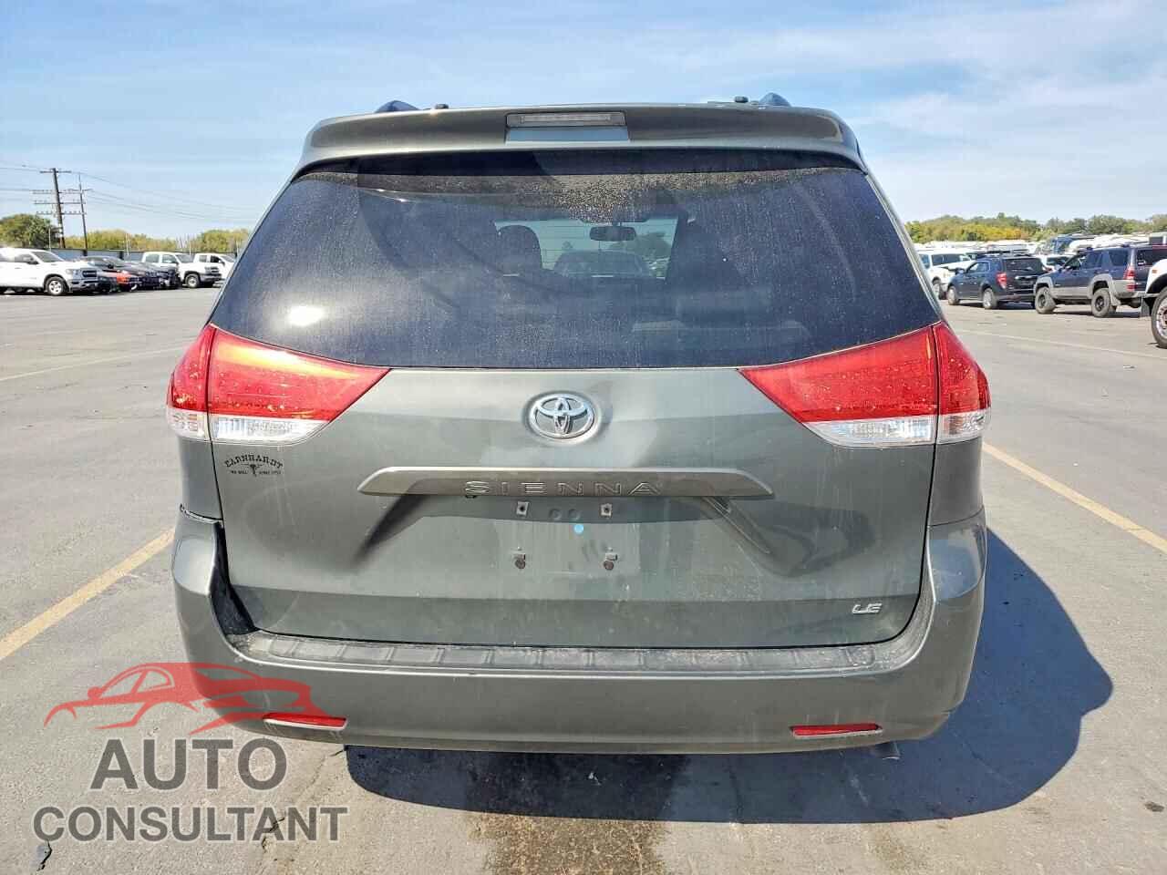 TOYOTA SIENNA 2013 - 5TDKK3DC3DS321025