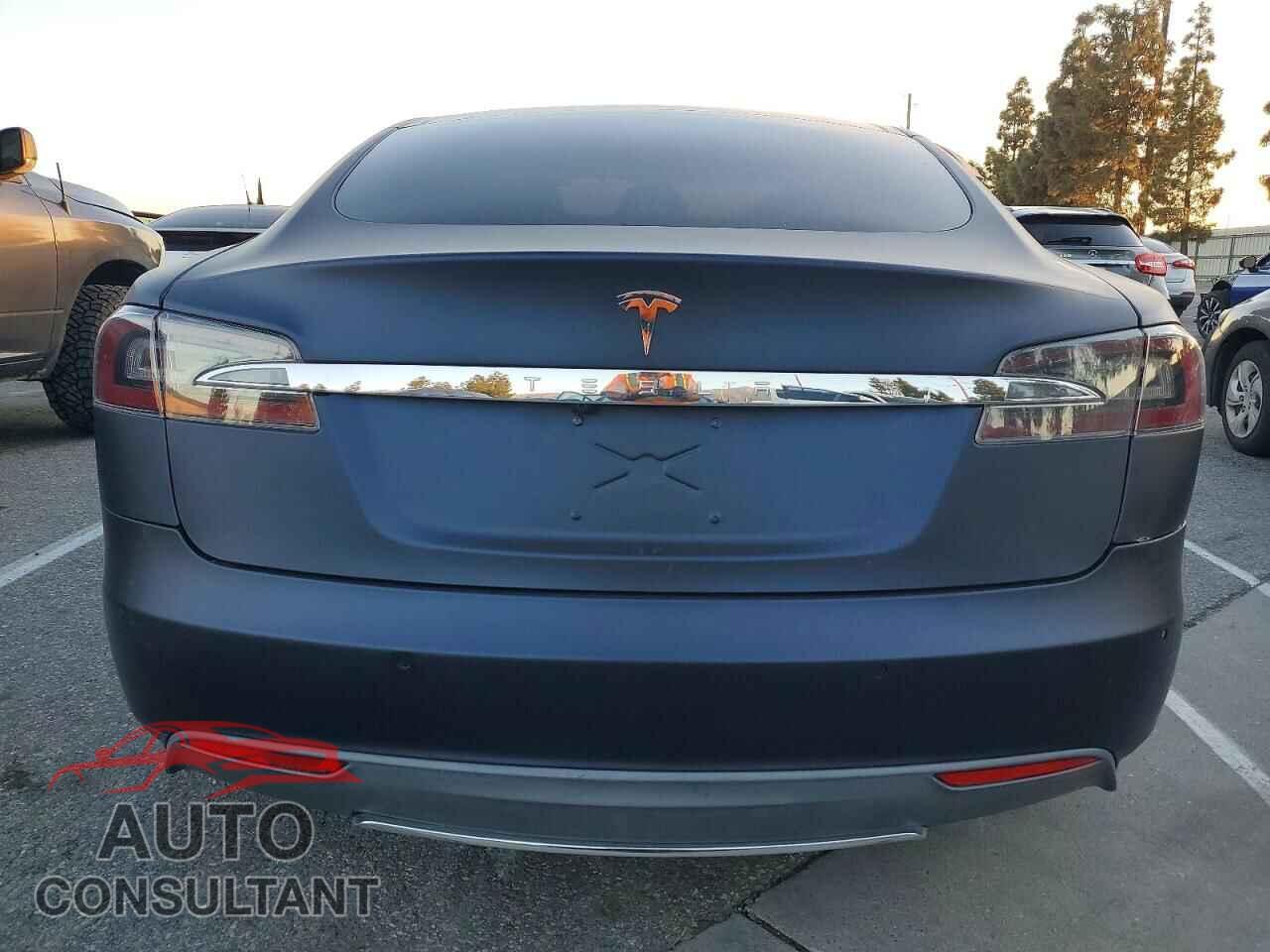 TESLA MODEL S 2014 - 5YJSA1H28EFP65497