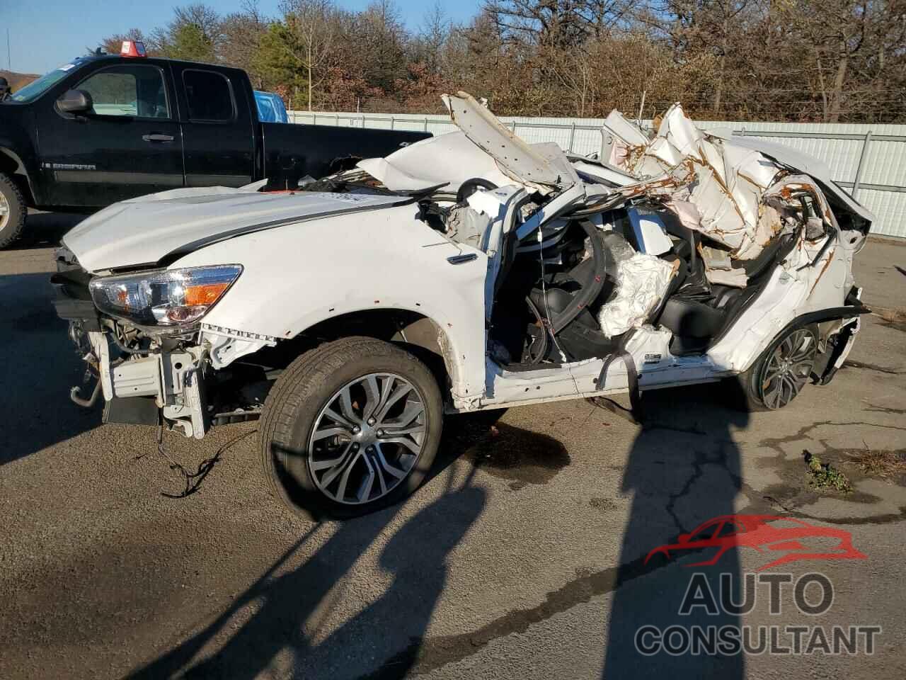 MITSUBISHI OUTLANDER 2018 - JA4AR4AW0JU003540