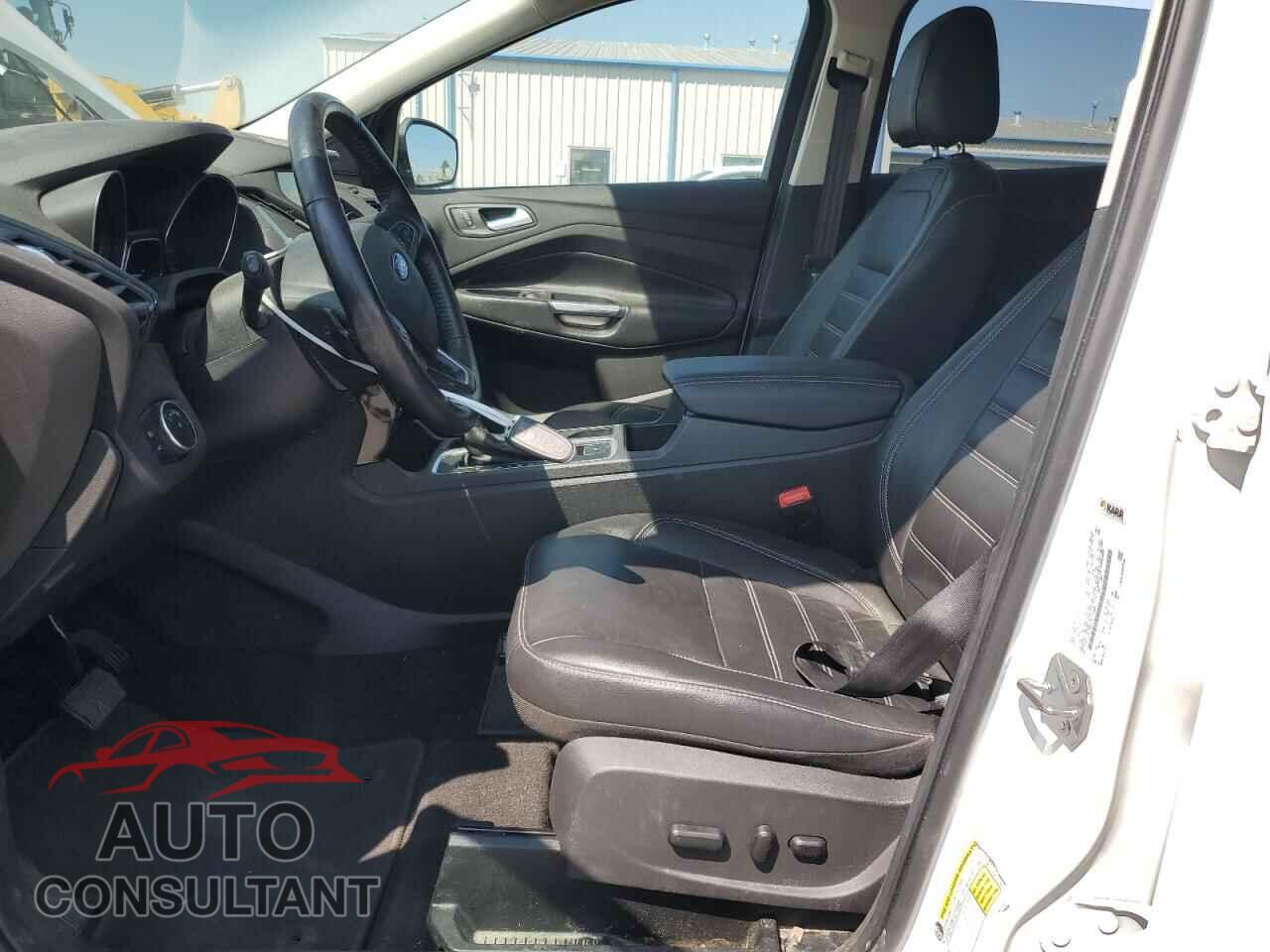 FORD ESCAPE 2017 - 1FMCU9J99HUE71888