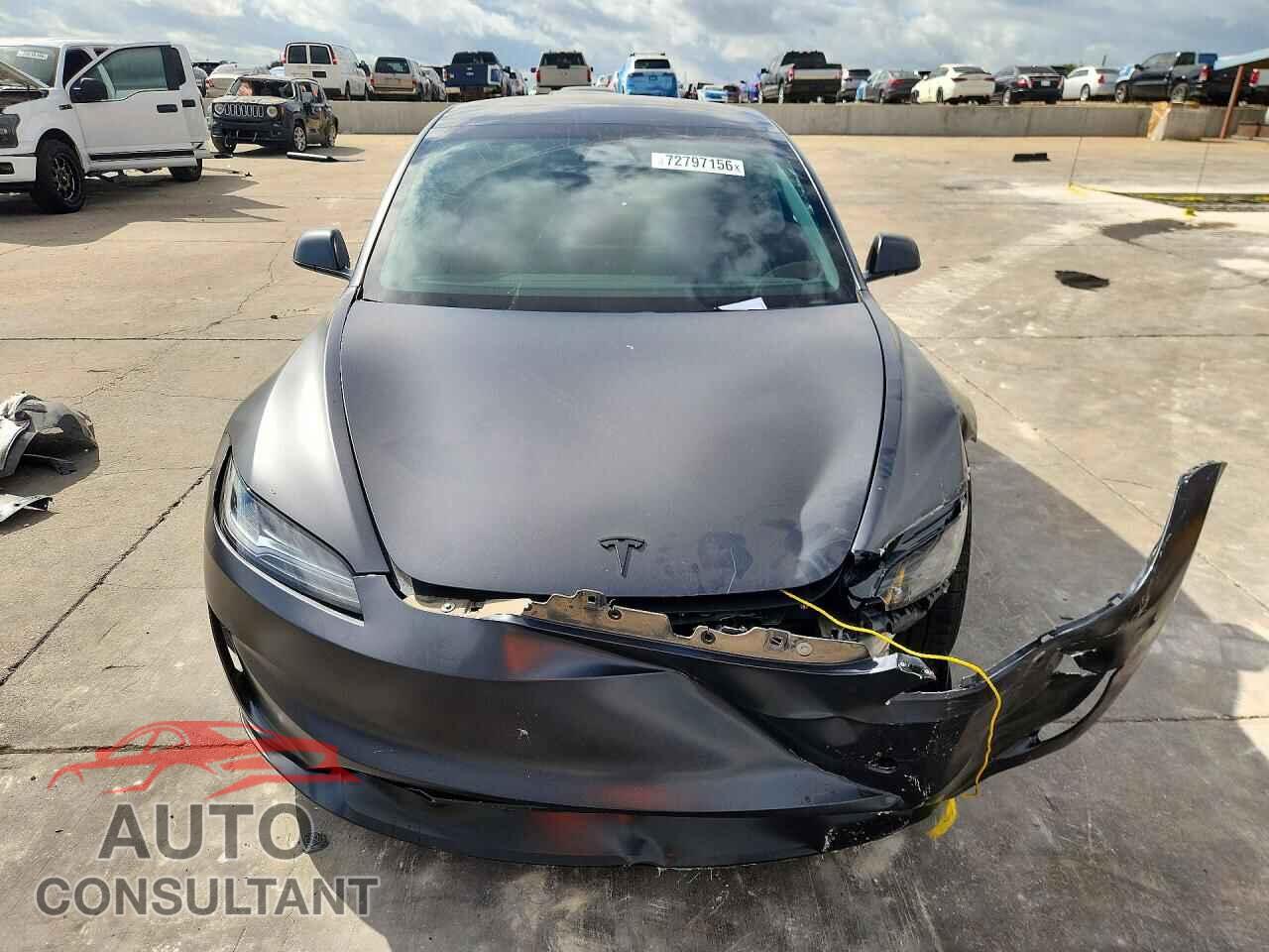 TESLA MODEL 3 2024 - 5YJ3E1ETXRF889945