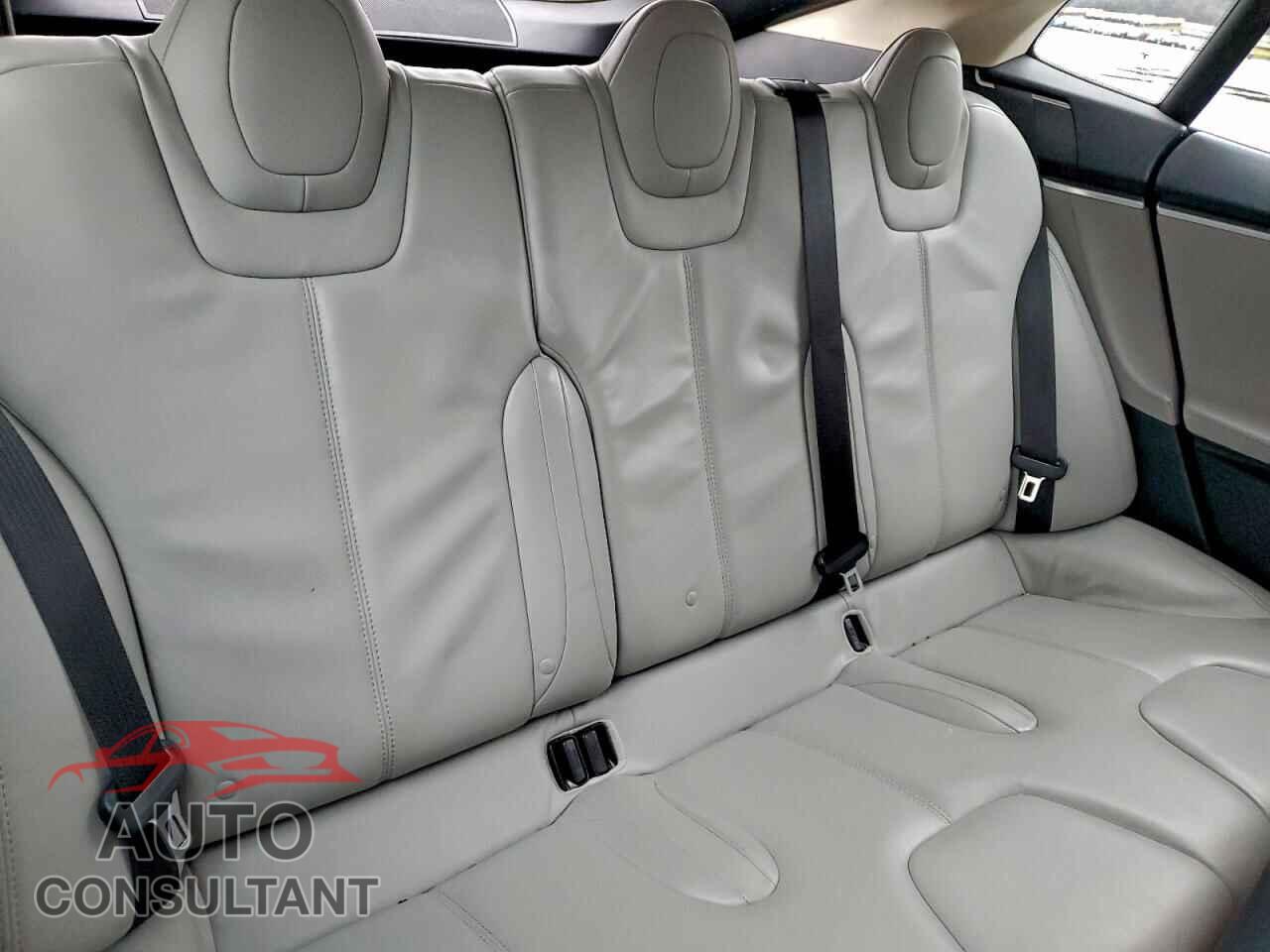 TESLA MODEL S 2013 - 5YJSA1CN2DFP03285