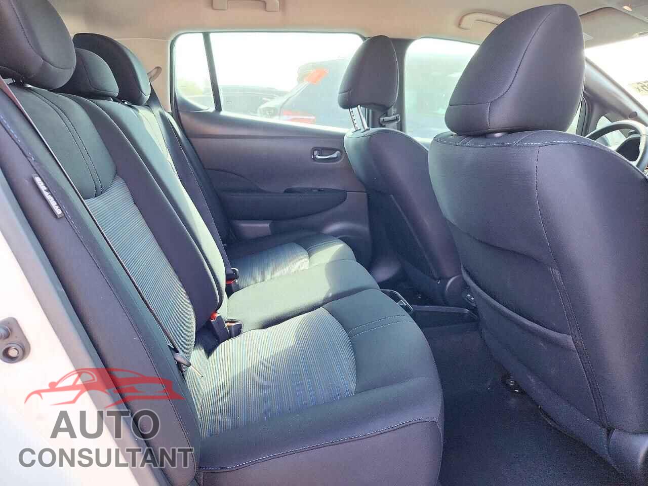 NISSAN LEAF 2023 - 1N4CZ1CV4PC560800