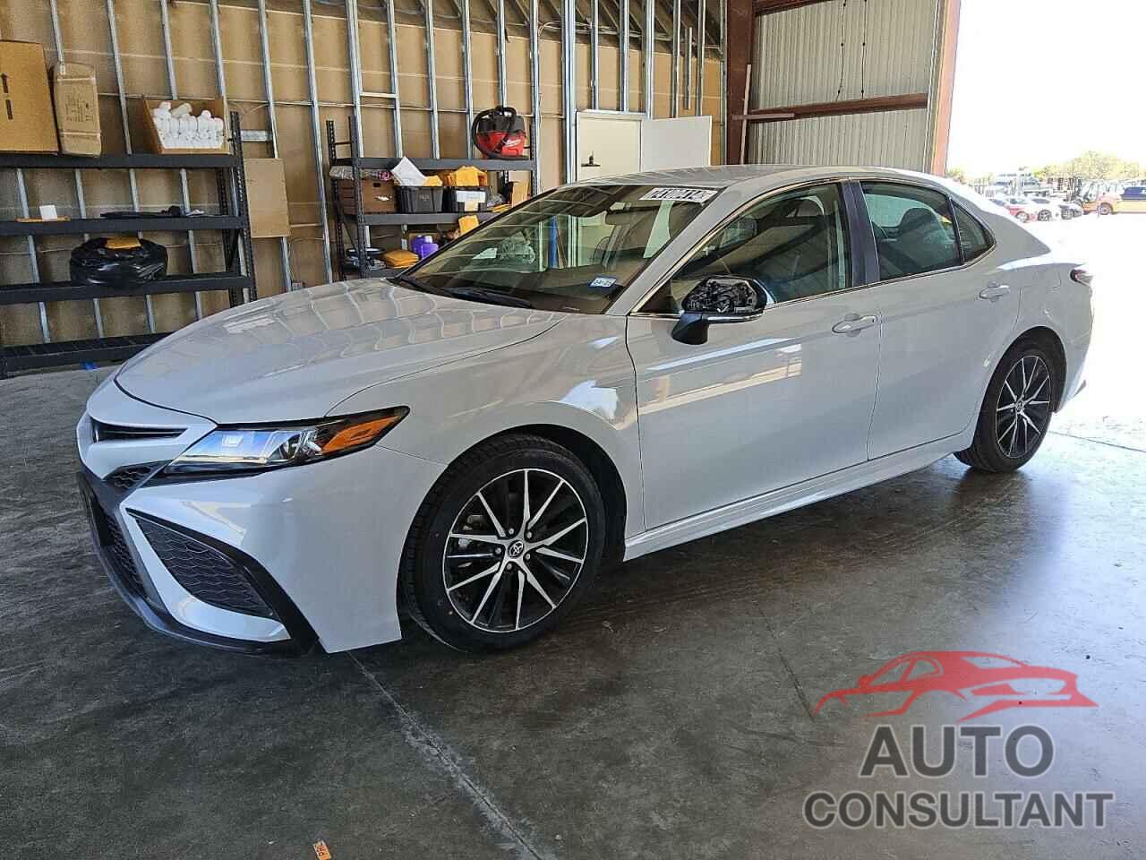 TOYOTA CAMRY 2023 - 4T1G11AK8PU145822
