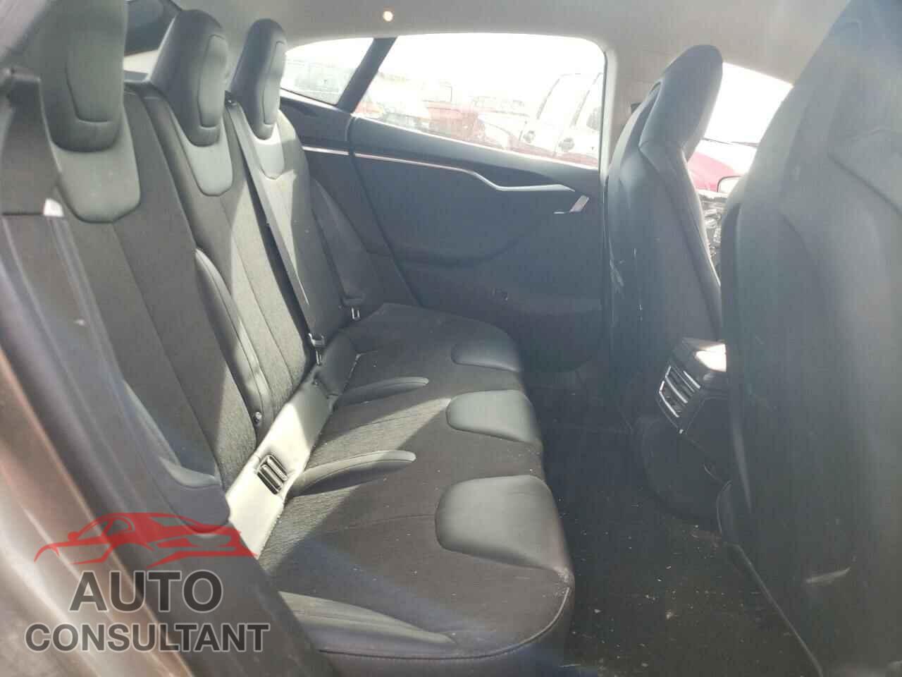 TESLA MODEL S 2015 - 5YJSA1E11FF111535