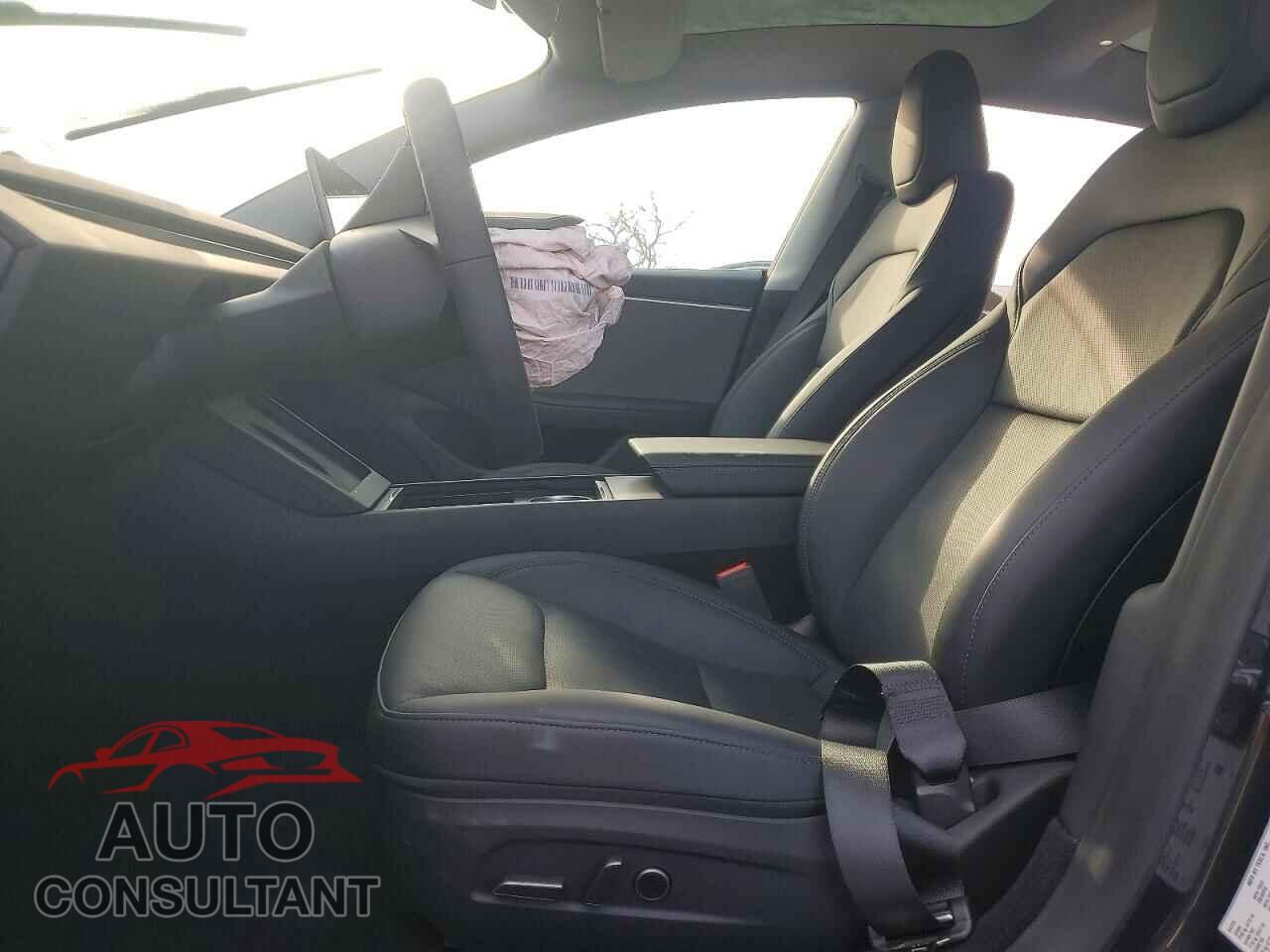 TESLA MODEL 3 2025 - 5YJ3E1EA7SF011863