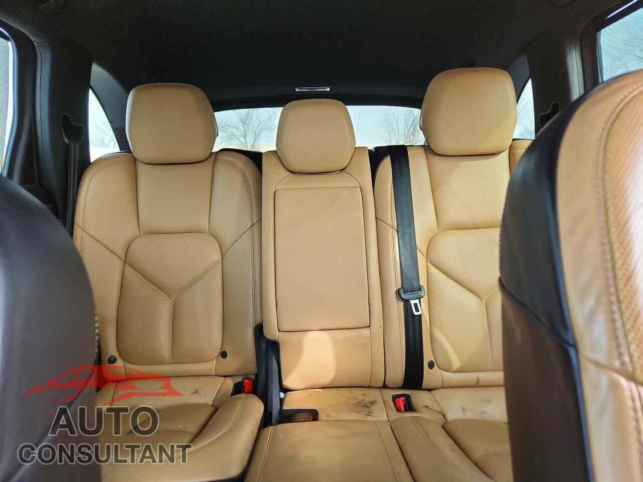 PORSCHE CAYENNE 2017 - WP1AA2A26HKA92064