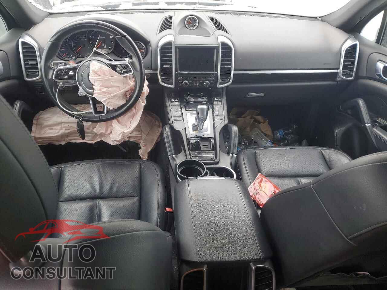 PORSCHE CAYENNE 2016 - WP1AA2A28GKA11841