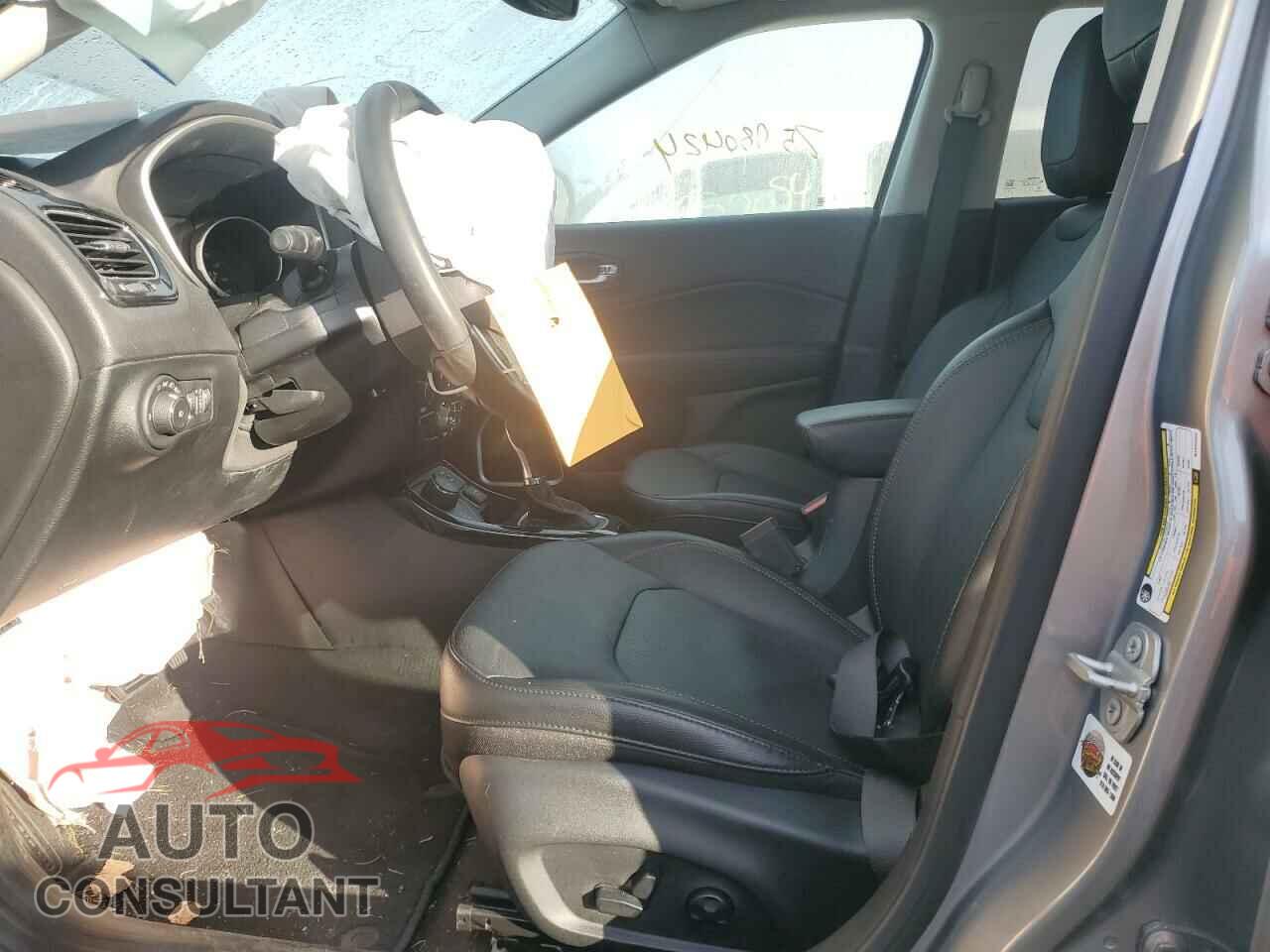 JEEP COMPASS 2021 - 3C4NJDCB4MT544324