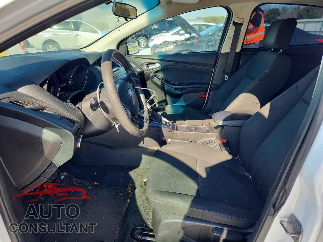 FORD FOCUS 2017 - 1FADP3F25HL285656