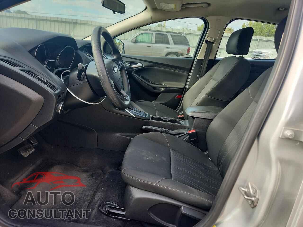 FORD FOCUS 2017 - 1FADP3F25HL331079