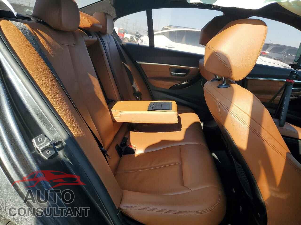 BMW 3 SERIES 2016 - WBA8E3G58GNU03600
