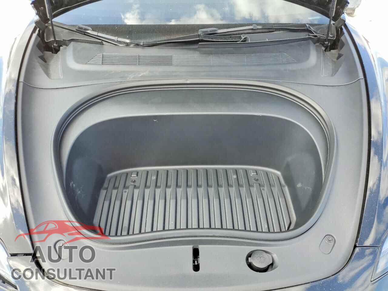 TESLA MODEL 3 2024 - 5YJ3E1EA5RF872467