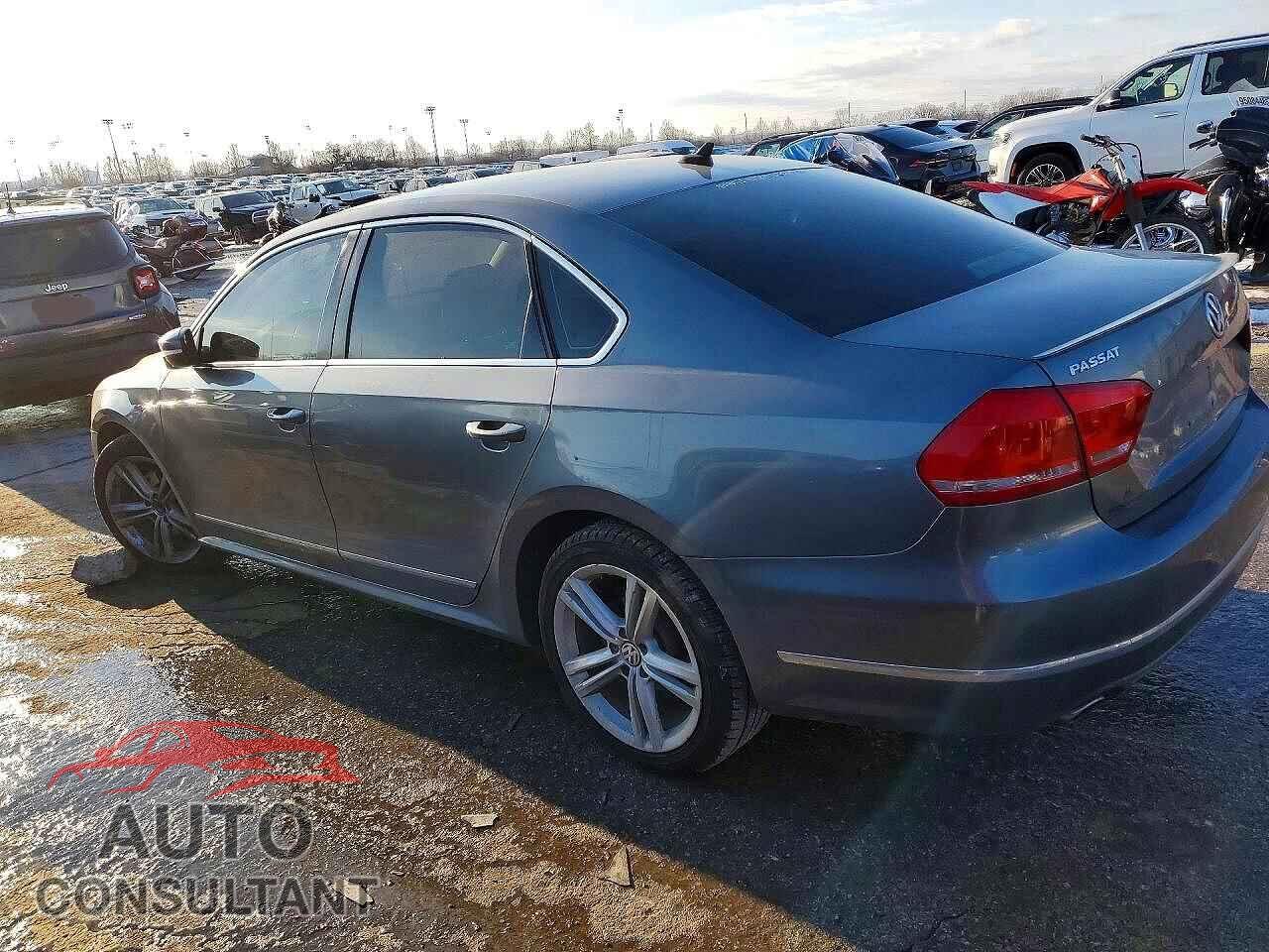 VOLKSWAGEN PASSAT 2013 - 1VWCN7A30DC079588